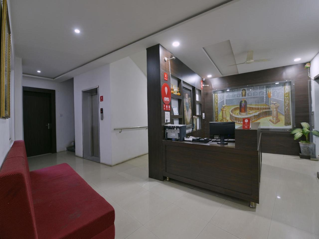 โอโย 9969 โฮเต็ล กศิปราธรรม Hotel อุจเจน ภายนอก รูปภาพ