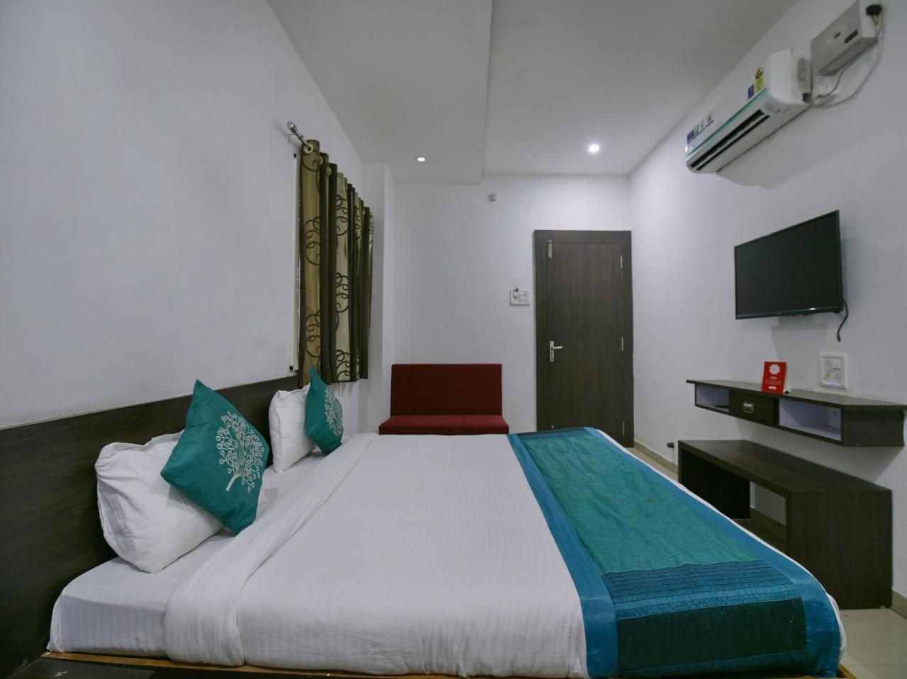 โอโย 9969 โฮเต็ล กศิปราธรรม Hotel อุจเจน ภายนอก รูปภาพ